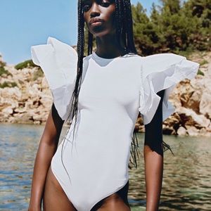 ZARA WHITE RIBBED BODYSUIT SIZE S